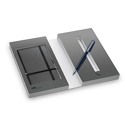 Abbildung von LAMY Set swift Tintenroller imperialblau paper Notizbuch DIN A6 Softcover schwarz inkl. Geschenkverpackung
