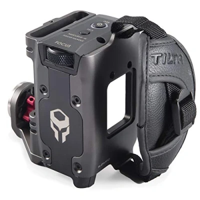 Abbildung von Tilta Side Focus Handle Type II (Support F970 Battery) Compatible With Z CAM E2 Cage (Battery and Power Cable Not Include) Grey TA SFH2 97 G
