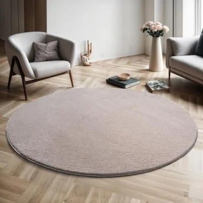 Abbildung von the carpet Relax Moderner Flauschiger Kurzflor Teppich, Anti Rutsch Unterseite, Waschbar bis 30 Grad, Super Soft, Felloptik, Sand, 160 cm Rund