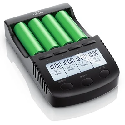 Abbildung von CSL Power Akku Ladegerät Universale Ladestation für AA AAA 18650 Akkus Intelligent Battery Charger beleuchtetes LCD Display Auto Light Off inkl. 1x USB Ladeport