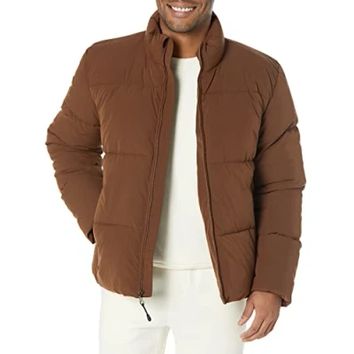Abbildung von Amazon Essentials Herren Daunenjacke mit Stehkragen (in Übergrößen erhältlich), Tiefbraun, XXL