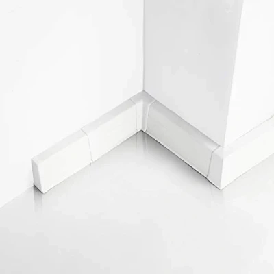 Abbildung von [DQ PP] 10 Meter Sockelleisten 55mm PVC Weiß Laminatleisten Fussleisten aus Kunststoff Laminat Dekore Fußleisten