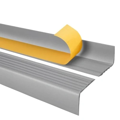 Abbildung von Quest Treppenkantenprofil Selbstklebend PVC Kunststoff Treppen Kantenschutz 50x42mm, silber, 200cm