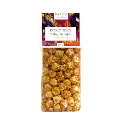 Abbildung von Everly Grace Popcorn Birthday Cake Confetti, 100 g Tüten unserer Popcornmanufaktur in Augsburg, Deutschland, mit bunten Streuseln und echter Vanille