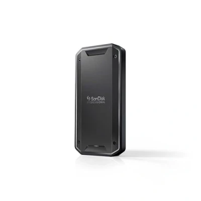 Abbildung von SanDisk PROFESSIONAL PRO G40 SSD 4 TB (mobile SSD, exFAT formatiert, robuste NVMe mit Thunderbolt 3, USB C, bis zu 3.000 MB/s Lesen, IP68 Gehäuse, staub und wasserbeständig)