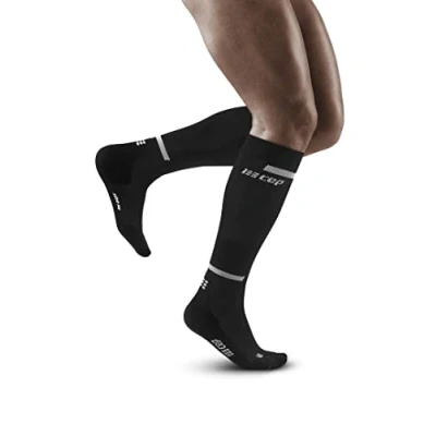 Abbildung von CEP THE RUN Compression Kniestrümpfe, Herren, Größe: XL, Black
