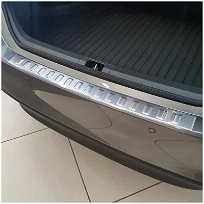 Abbildung von tuning art BL1017 Ladekantenschutz mit Abkantung passend für Toyota Camry 8, Farbe:Silber