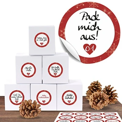 Abbildung von 24 Adventskalender Pappschachteln mit weihnachtlichen Zahlenaufklebern „Liebevolle Botschaften“ zum Basteln und Befüllenzum Ver