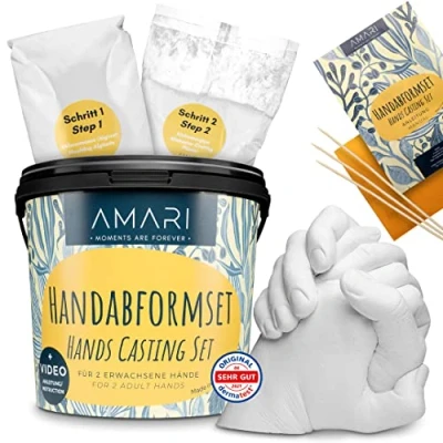 Abbildung von Amari Geschenkbox AMARI® Handabdruck Set für Paare 3D Gipsabdruck Familie