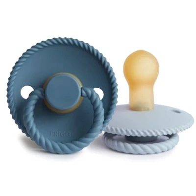 Abbildung von FRIGG Rope Schnuller 2 Packung Latex BPA Frei Hergestellt in Dänemark Symmetrischer Sauger Kirschform (Ocean View/Powder Blue, Größe 1 (0 6 Monate))