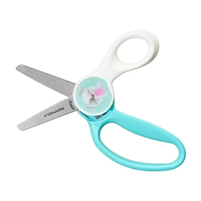 Abbildung von Fiskars Kinderschere mit Welpen Wackelbild, Ab 6 Jahren, Länge: 13 cm, Für Rechts und Linkshänder, Metall Klinge/Kunststoff Griffe, Blau/Weiß, Magic Morph, 1064076