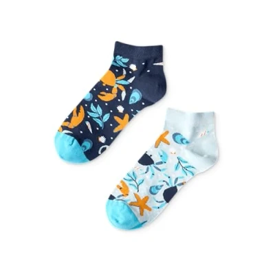 Abbildung von Dedoles Socken Unisex Damen Herren &amp; Kinder Baumwolle viele lustige Designs 1 Paar Geschenk links rechts verschieden, Farbe: Blau, Motiv: Krabben am Strand (Knöchelsocken), Gr. 43 46