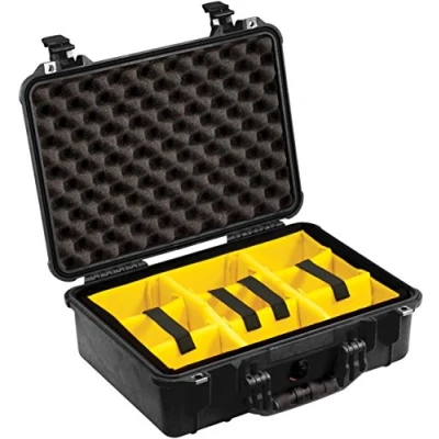Abbildung von PELI 1500 Stoßfester Aufbewahrungskoffer, IP67 Wasser und Staubdicht, 19L Volumen, Gepolstertes Einteilungssystem, Schwarz