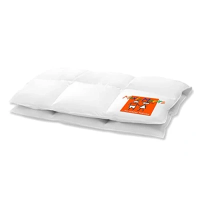 Abbildung von HANSKRUCHEN® Maxi und Moritz Daunen Kinderbettdecke 135x100 cm Winter Made in Germany Baby Bettdecke aus 100% Baumwolle 90% / 10% Federn Allergiker geeignet