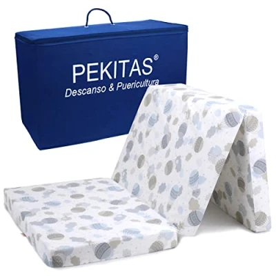 Abbildung von PEKITAS Matratze Klapp Reisebett 60x120 cm Höhe 6 für Baby Reisebettmatratze Bezug Waschbar Zusammenklappbar Transporttasche inklusive grüne Luftballons