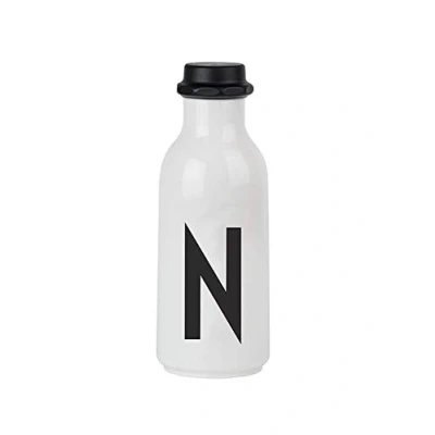 Abbildung von Design Letters Persönliche Trinkflasche Weiß (N) BPA Frei 500 ml Tritan Wasserflasche im Nordisches Auslaufsicher Spülmaschinengeeignet erhältlich von A Z