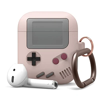 Abbildung von elago AW5 Case mit Karabiner Kompatibel AirPods Hülle 1 &amp; 2 Ladecase Design in der klassischen Handheld Spielekonsole Schutzhülle, Patent Angemeldet (Sandrosa)