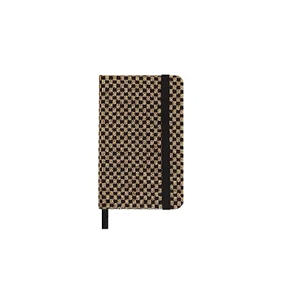Abbildung von Moleskine Shine Notizbuch, Made in Italy Stoffeinband von Mantero, mit weißen Seiten und elastischem Verschluss, Extra Small Format, Farbe Gold