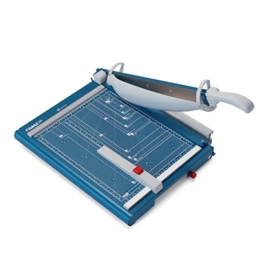 Abbildung von Dahle 565 Schneidemaschine (Bis DIN A4, 40 Blatt Schneidleistung) blau, 355 x 475 mm