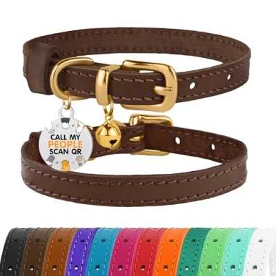 Abbildung von BRONZEDOG Katzenhalsband aus Leder mit Glöckchen, Nicht abreißbar, QR Tag für Mädchen und Jungen (Dunkelbraun Gold, 18 23 cm)