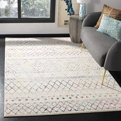 Abbildung von SAFAVIEH Boho Teppich für Wohnzimmer, Esszimmer, Schlafzimmer Madison Collection, Kurzer Flor, Elfenbein und Fuchsia, 91 X 152 cm