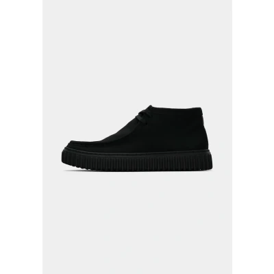 Abbildung von Clarks Torhill HI Sportlicher Schnürer, Herren, Größe: 42.5, Black Schuhe