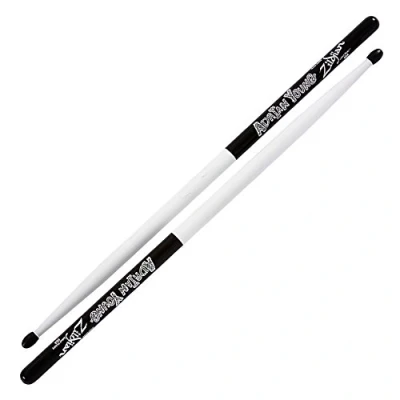 Abbildung von Zildjian Artist Series Hickory Drumsticks Adrian Young Nylon Tip Black &amp; White