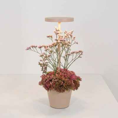 Abbildung von Zafferano, Poldina Reverso Lampe, Wiederaufladbare und Kabellose Tischlampe mit Touch Control, Geeignet für den Innen Außenbereich, Dimmer, 2200 3000 K, Höhe 35 cm, Farbe Sand