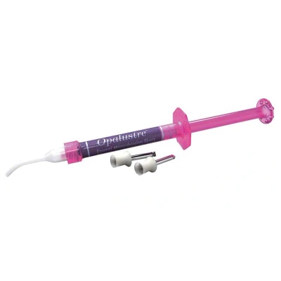 Abbildung von Opalustre Kit 2 Spritzen à 1,2ml, 10 White Mac Tips, je 5 OpalCups Bürsten und Finierkelche