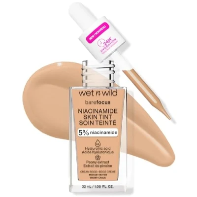 Abbildung von Wet n Wild Bare Focus Niacinamide Skin Tint, Leichte Foundation mit Aufbaubarer Formel, Angereichert Hyaluronsäure und Vitamin E für einen Strahlenden Look, Cream Beige