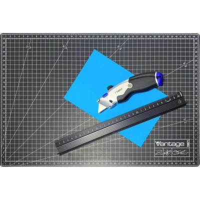 Abbildung von Dahle Cutting Set Schneidematte A3, 30 cm Schneidelineal und Heavy Duty Cuttermesser inkl. 3 Ersatzklingen