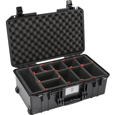 Abbildung von PELI 1535 Air Leichter Schutzkoffer mit Rollen Kamera Equipment, Wasser und Staubdicht, 27L Volumen, TrekPak Einteilungssystem (Anpassbar), Farbe: Schwarz
