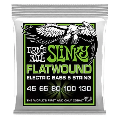 Abbildung von Ernie Ball Regular Slinky 5 Saiten Flatwound E Gitarrensaiten, Stärke 45 130