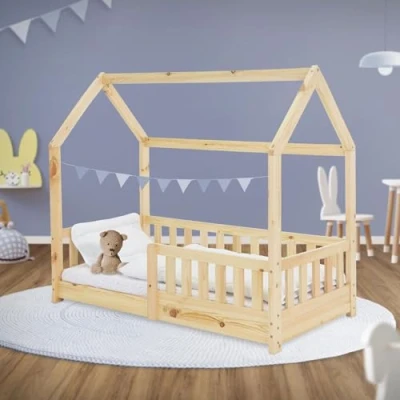 Abbildung von ML DESIGN Kinderbett Hausbett mit Rausfallschutz, Dach und Lattenrost Massivholz, Bett 70x140 cm Natur aus massivem Kiefernholz für Mädchen Jungen