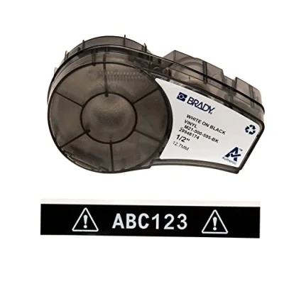 Abbildung von Brady Vinyl Etiketten für Etikettendrucker M211 &amp; M210 Klebe Druckeretiketten Industrieetikettenband Kabel/Namensetiketten Weiß auf Schwarz (12.70mm x 6.40m) M21 500 595 BK