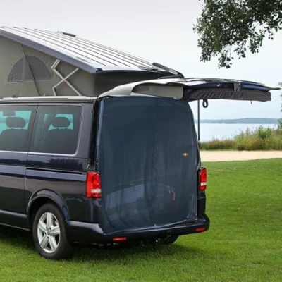 Abbildung von Heckklappe Flügeltür Kofferraumabdeckung Sonnenschutz,180 * 150 cm Magnetisch Moskitonetz Schwarz Mesh,Fliegengitter Sonnenschutz für T5 T4 T6 Wohnmobil Wohnwagen Camping Zubehör