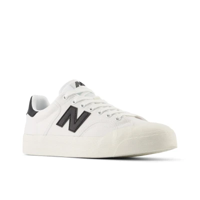 Abbildung von New Balance BB100CVA Unisex Sneaker low, Größe: 45, White Lederimitat/textil