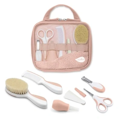 Abbildung von Nuvita 1146 Komplett Set zur Babypflege Badetaschen Schönheit für Neugeborene Nagel und Haarschere Ideal Kindergarten Reisen BPA frei EU Marke English Rose