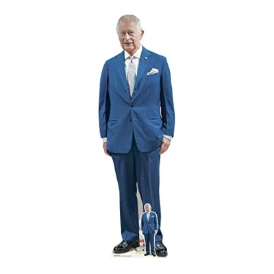 Abbildung von STAR CUTOUTS SC4118 King Charles Blue Suit Pappaufsteller in Lebensgröße mit Mini britischer Königsfamilie
