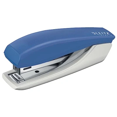 Abbildung von Leitz NeXXt Recycle Mini Tacker für Büro &amp; Schule, 10 Blatt, mit Heftklammerentferner, 100 % recycelbar, CO2 kompensiert, umweltfreundlich, Sortiment, Blau, 56170035