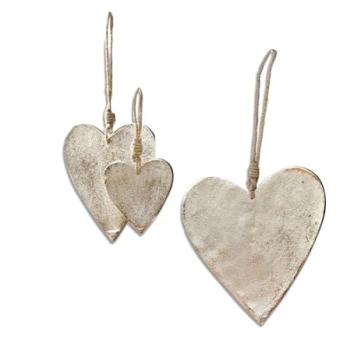 Abbildung von Loberon Deko Anhänger 3er Set Samu, DREI Größen, romantische Herzform, rustikales Flair, hochwertiges Antik Finish, Dekoration, Gartenaccessoires, Aluminiumguss, Jute, antiksilber