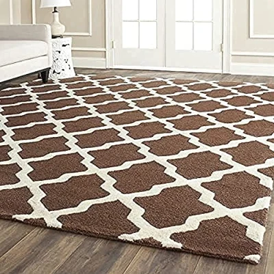 Abbildung von SAFAVIEH Geometrisch Teppich für Wohnzimmer, Esszimmer, Schlafzimmer Cambridge Collection, Kurzer Flor, Dunkelbraun und Elfenbein, 183 X 274 cm