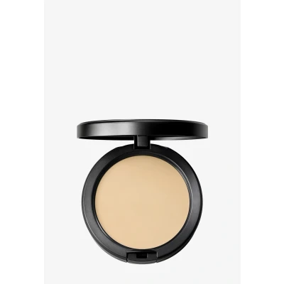 Abbildung von MAC Studio FIX Powder PLUS Foundation Foundation, Größe: 12 g, Nc12