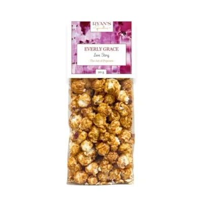 Abbildung von Everly Grace Popcorn Love Story, 100 g Tüten mit Mandeln, Vanille und Rosenblüten aus unserer Manufaktur in Augsburg, Deutschland