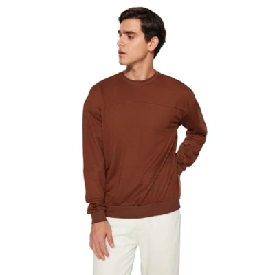 Abbildung von Trendyol Herren Rundhalsausschnitt, einfarbig Sweatshirt, braun, M