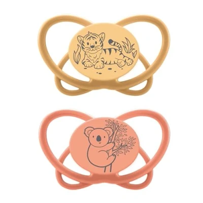 Abbildung von NIP Butterfly: Haut &amp; zahnfreundlicher Schnuller, flacher Sauger, weich flexibel, Scheibe extra leicht luftdurchlässig, BPA frei, nachhaltig, mit Box, 5 18 Monate, Orange/Rot