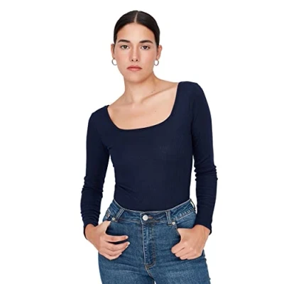Abbildung von Trendyol Women&#039;s Tiefer Rundhals Unifarben Slim Body Shirt, Navy blau, L