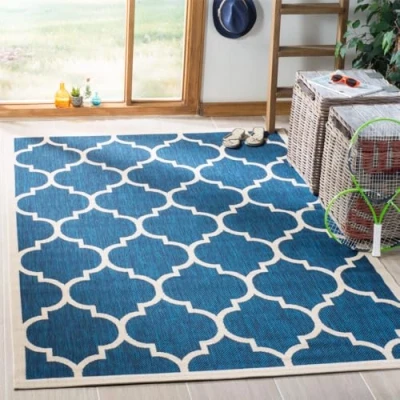 Abbildung von SAFAVIEH Geometrisch Teppich für Wohnzimmer, Esszimmer, Schlafzimmer Wasserdicht Courtyard Collection, Kurzer Flor, Marine und Beige, 122 X 170 cm
