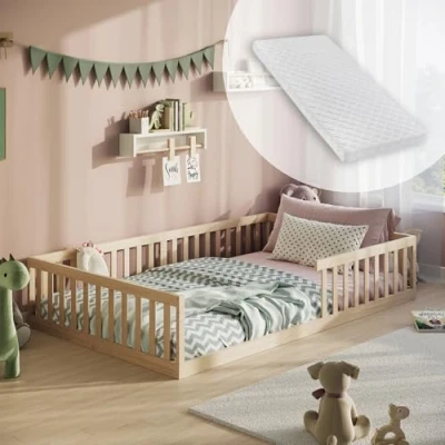 Abbildung von Kids Collective Kinderbett Bodenbett Bett mit Rausfallschutz &amp; Lattenrost Montessori Kinder (weitere Größen, 90x200, 140x200 cm), Jugendbett Einzelbett Matratze, natur Kiefer 120x200 cm
