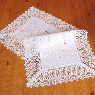Abbildung von matches21 HOME &amp; HOBBY Tischdecke Tischläufer Mitteldecke Stick Hohlsaum Spitze wollweiß 35x70 cm (1 tlg)